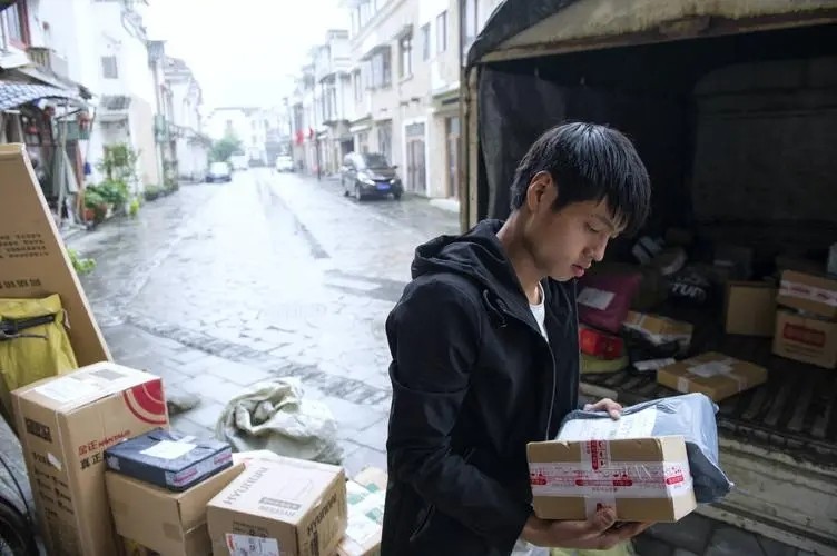 如何避免买整箱白酒买到假酒,哪里买白酒不容易买到假酒