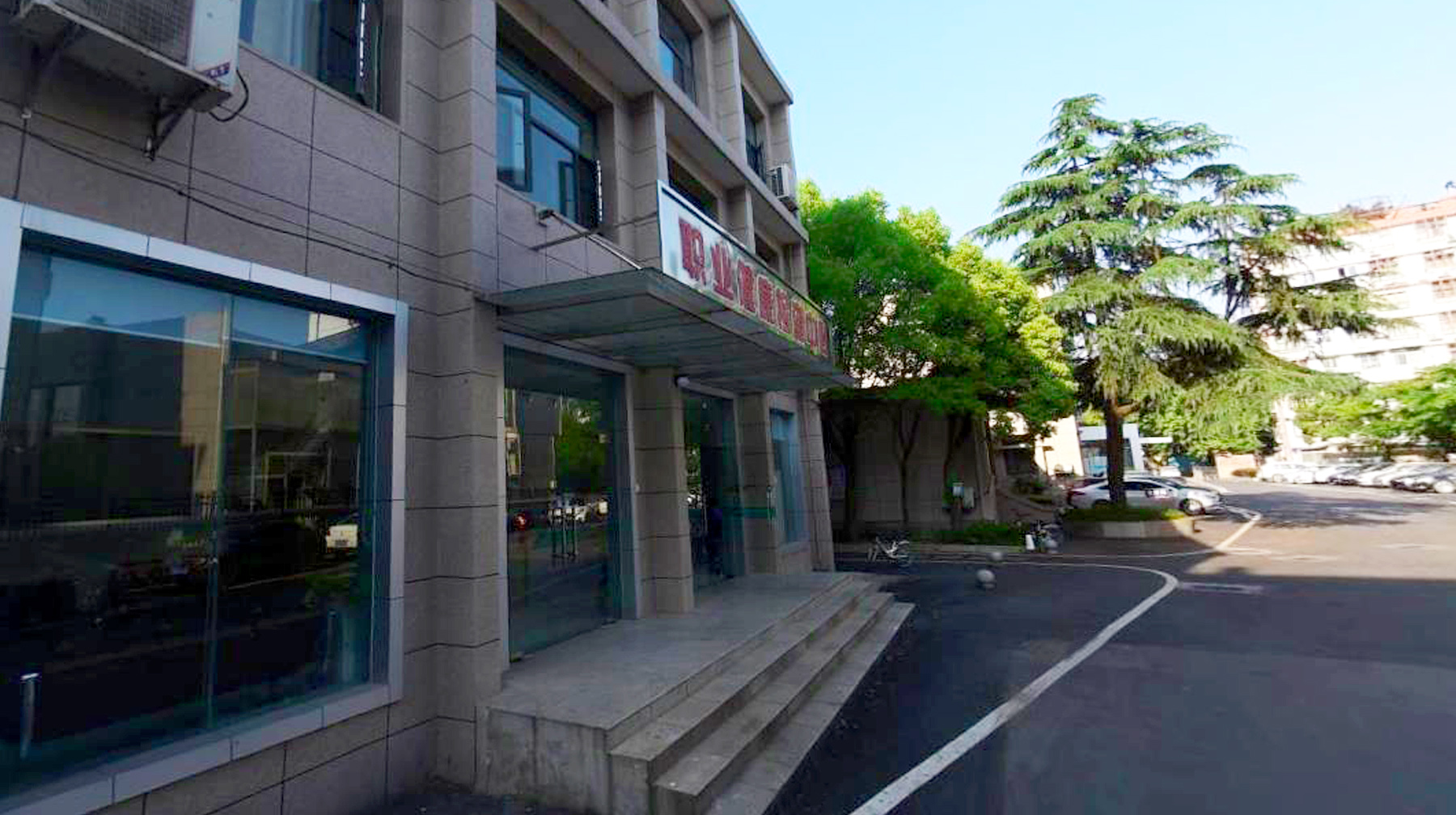 充满年代感的老建筑风采依旧,武汉百年建筑再现峥嵘岁月