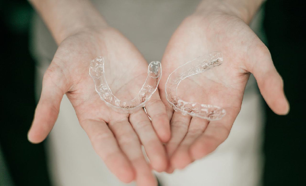 00后*款贷**整牙背后：牙医苦熬十年入百万，企业毛利高一年净赚上亿