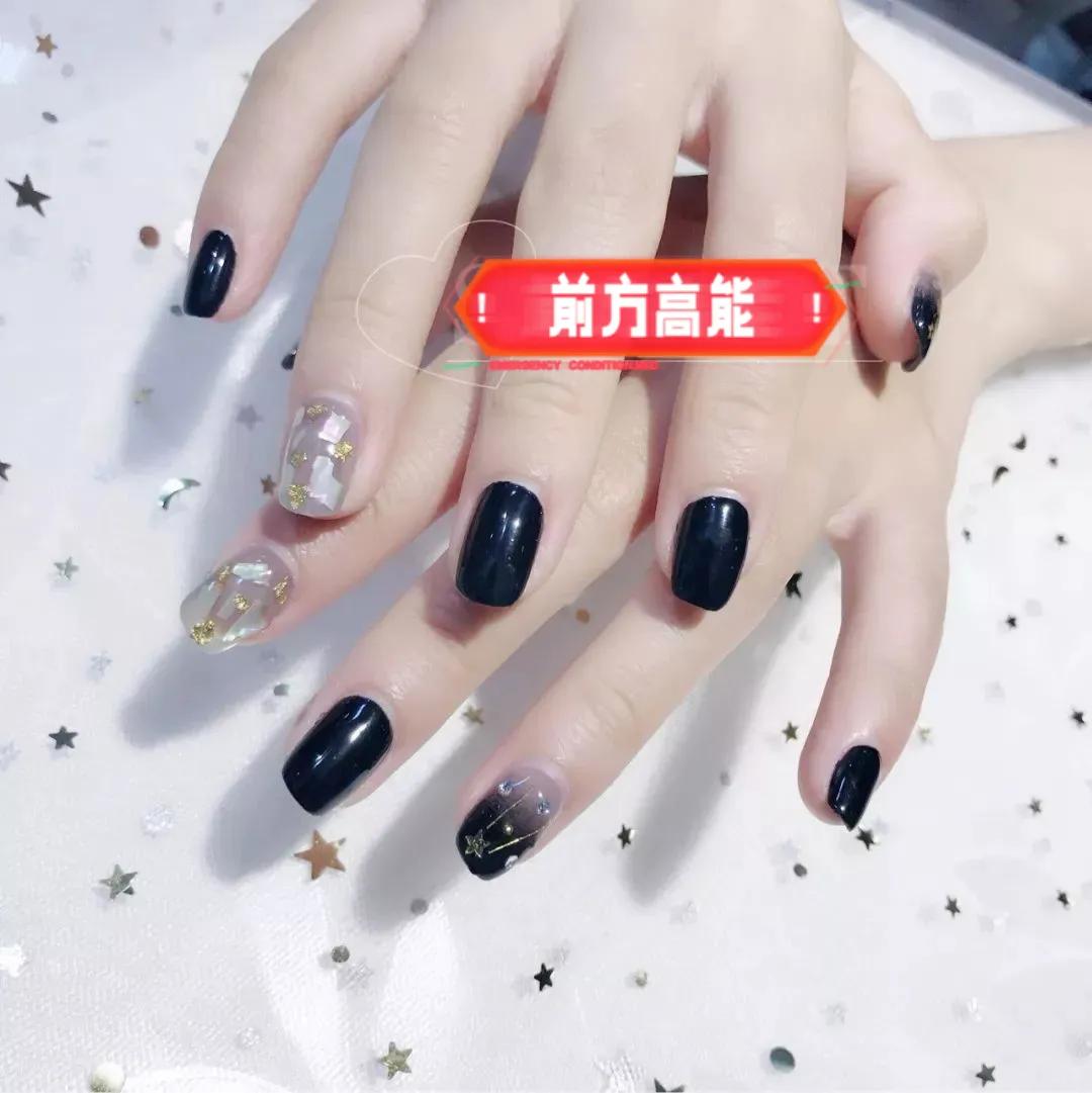 简单又纯又欲的美甲图文,不俗气简单又好看的美甲