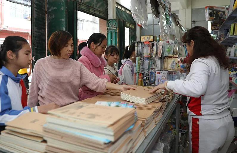 莎莎文具店老板娘被介入调查，女生已被证明清白，可惜再也回不来