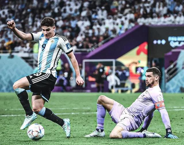 小蜘蛛阿尔瓦雷斯几号,阿根廷胡利安阿尔瓦雷斯