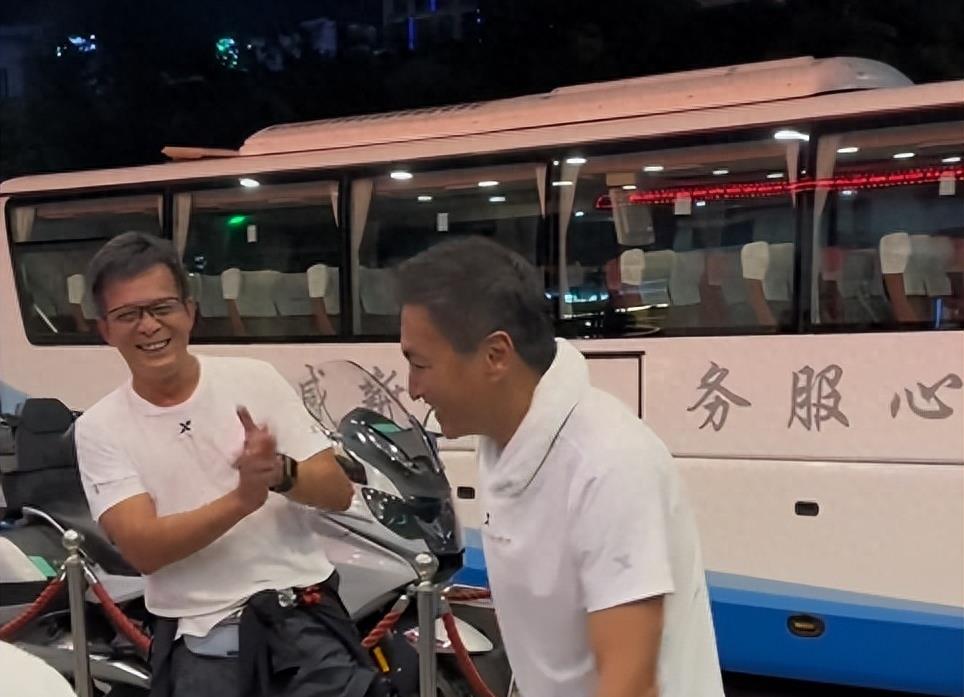 何家劲焦恩俊黄日华吕良伟,何家劲黄日华足球