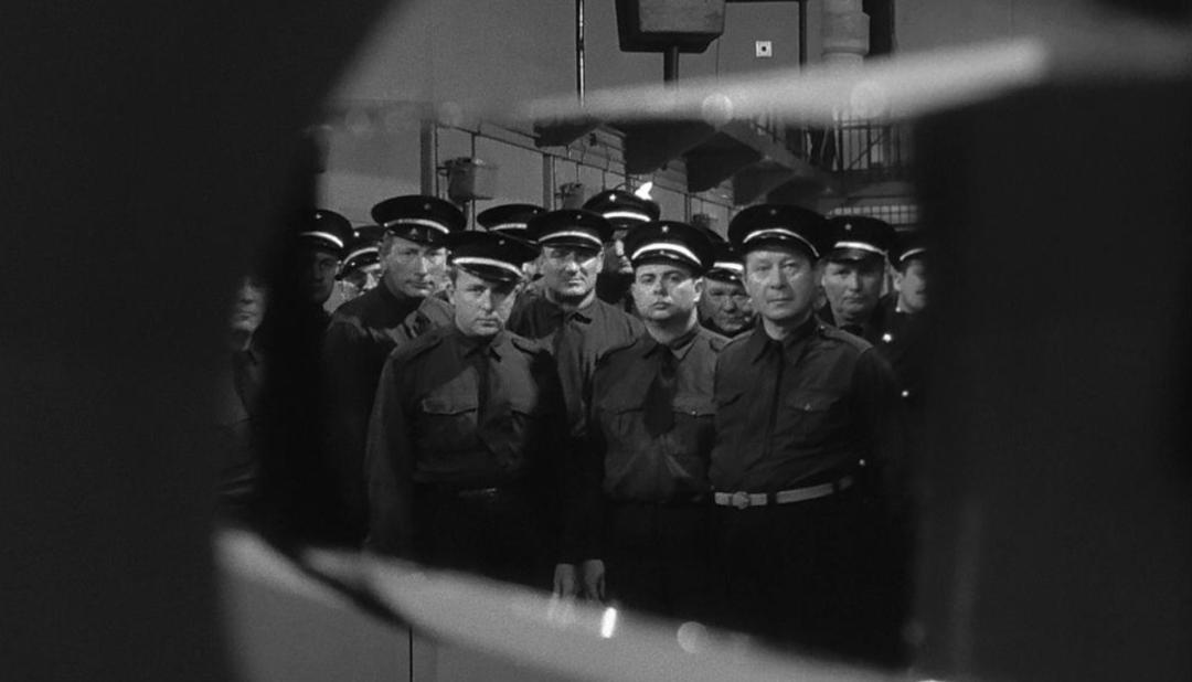 肖申克的救赎抄袭哪部电影,越狱跟肖申克的救赎