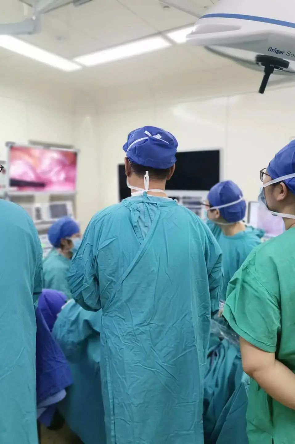 国内首例！顺义妇儿医院完成孕中期腹腔镜下宫颈环扎术