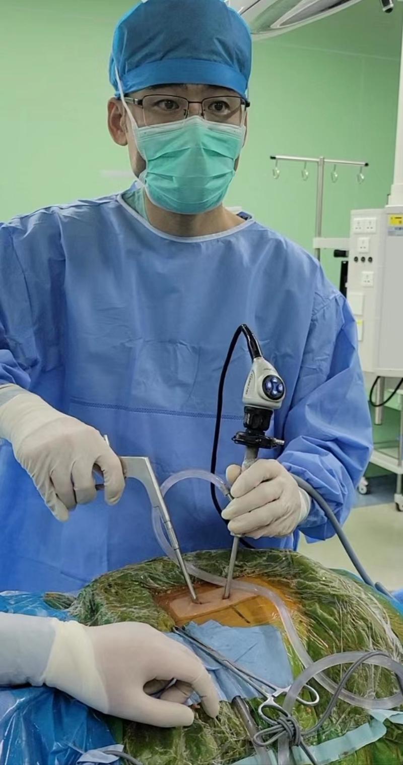 腰椎疼痛难忍骨科医生,脊柱外科ube技术
