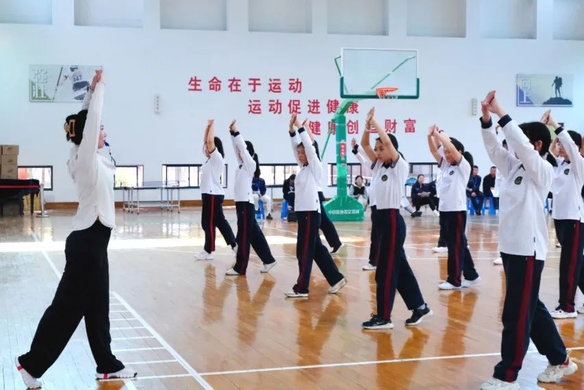 体育创新展示,体育特色课程开发与实施心得体会