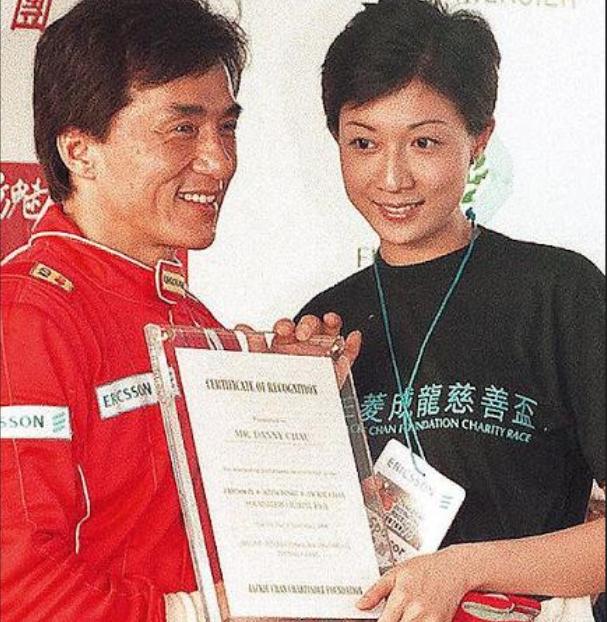 异装癖、假名媛、绝望的文盲…这些星二代究竟在“高贵”什么？