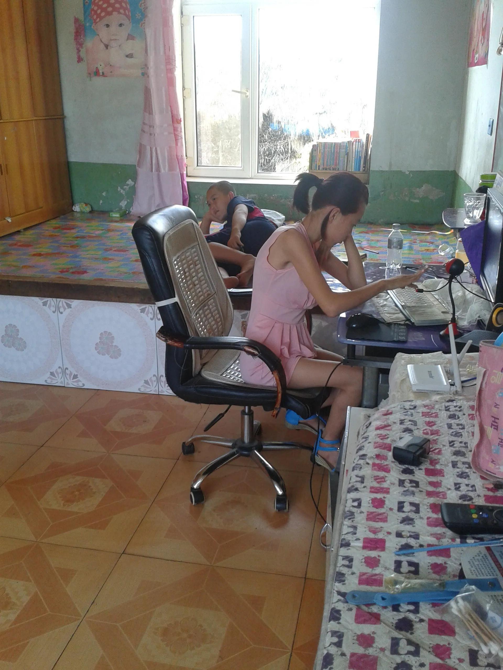 脑瘫关了我一扇门，却打开一扇天窗，让爱照耀进来，温暖我的一生