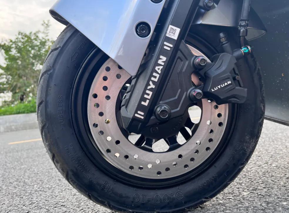 绿源电动车s70-S详细评测,绿源电动车s70s试驾