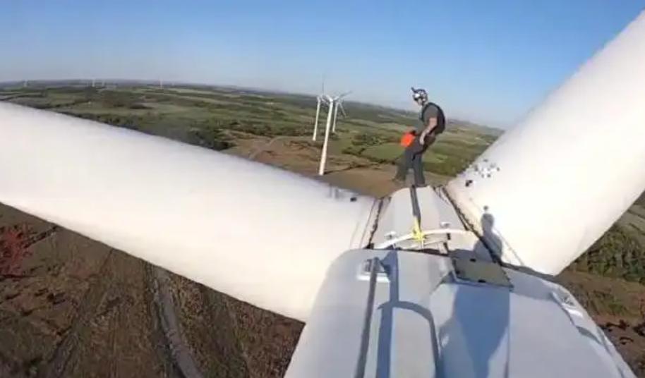 风力发电大风车转一圈挣多少钱,造价千万的大风车一天能发多少电