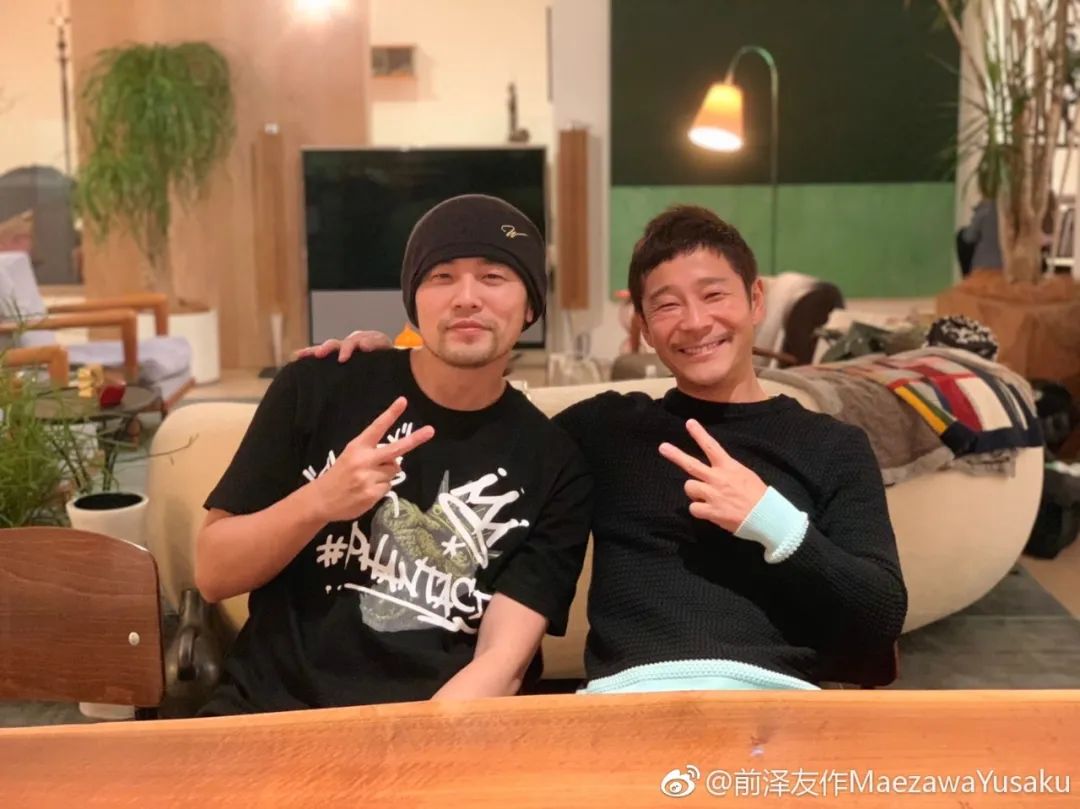 随便花过亿美金请陌生美女上太空，这个富豪目的可不单纯！