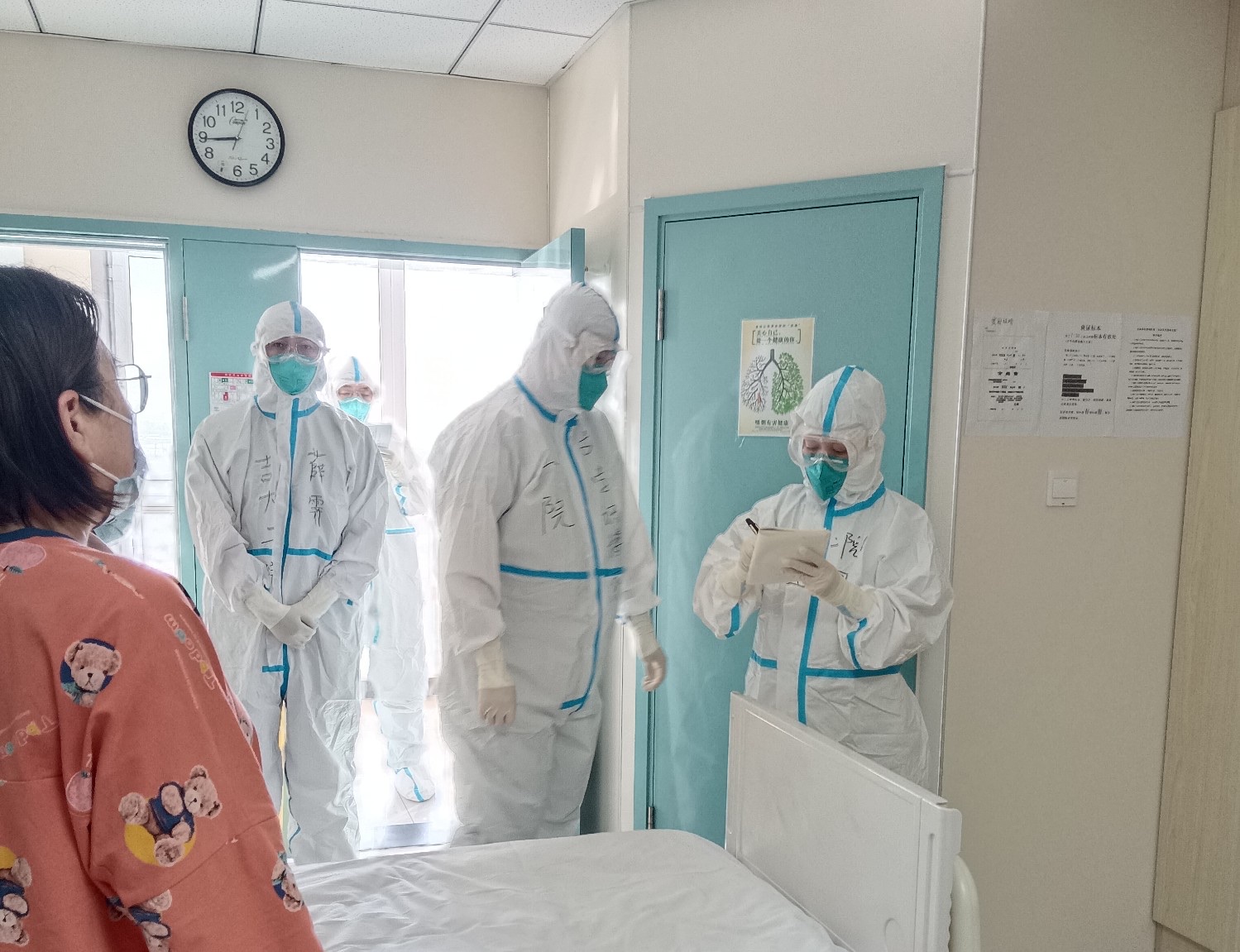 守护健康抗击疫情我们在行动,白衣天使抗击新冠疫情