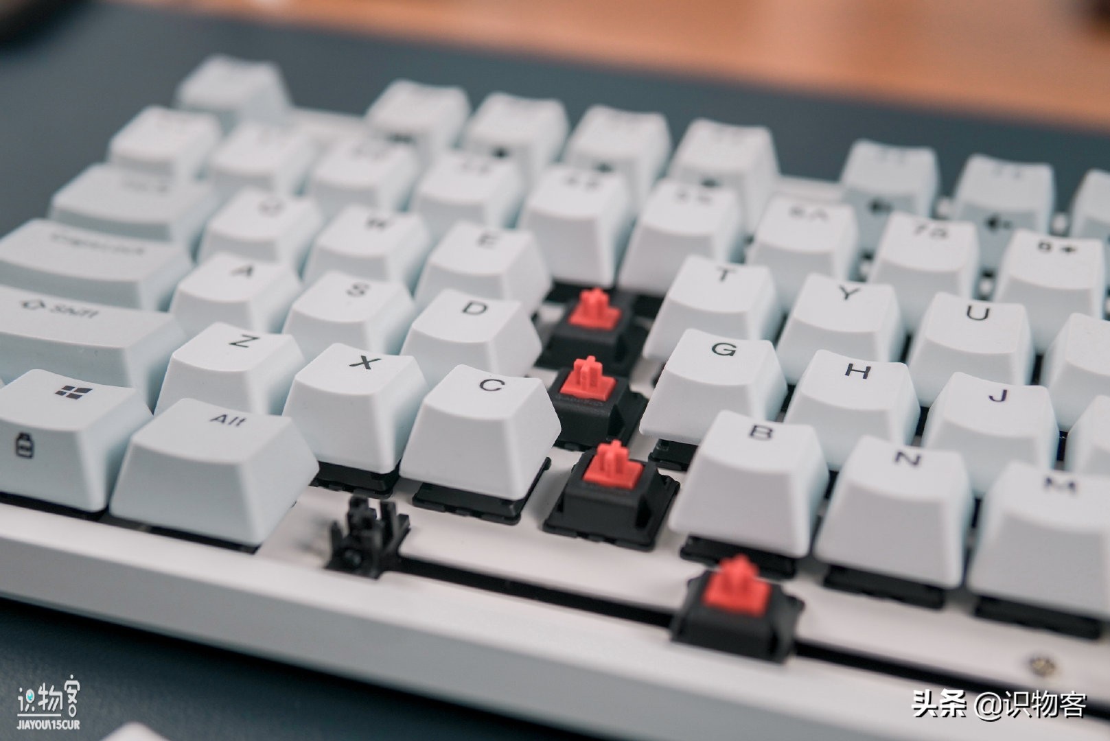 杜伽k320和腹灵mk870哪个好,杜伽k320键盘是无线还是有线的