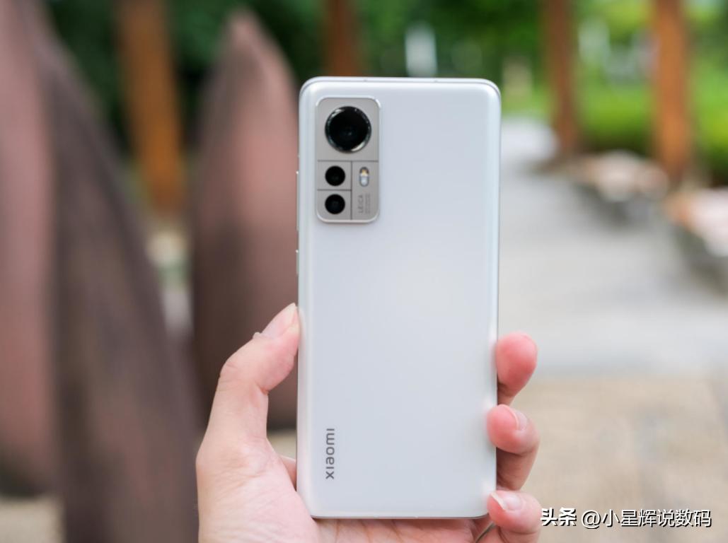 顶配旗舰跌至2499元,直面屏旗舰跌至2699元