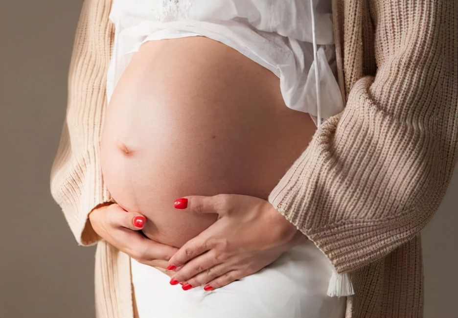 产后腰疼是不是盆骨没恢复好,产后腰痛是因为月子没坐好吗