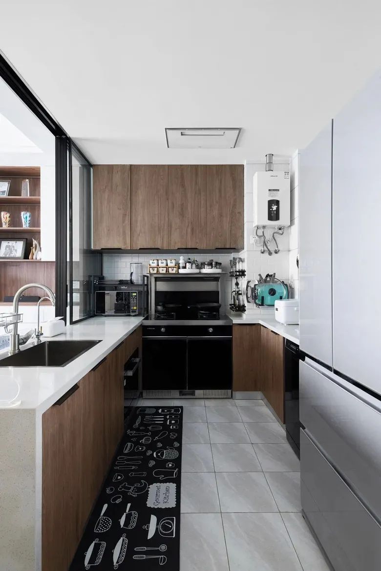 夏天做饭好热像蒸笼,夏天高温厨房装修