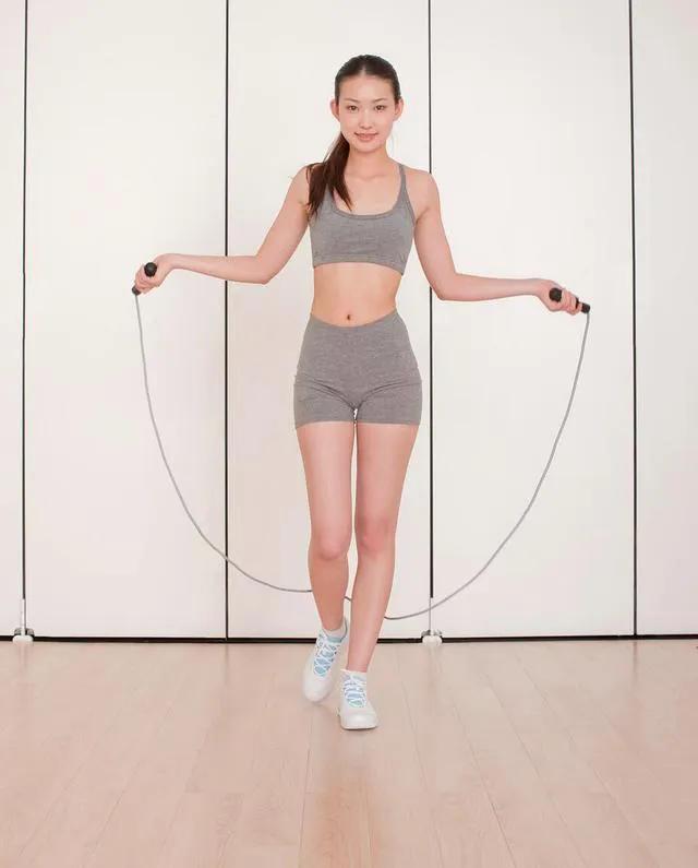 坚持跳绳一个月长高视频,15岁坚持跑步能长高吗