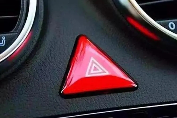 刹车失灵如何正确处理,刹车失灵的应对措施视频