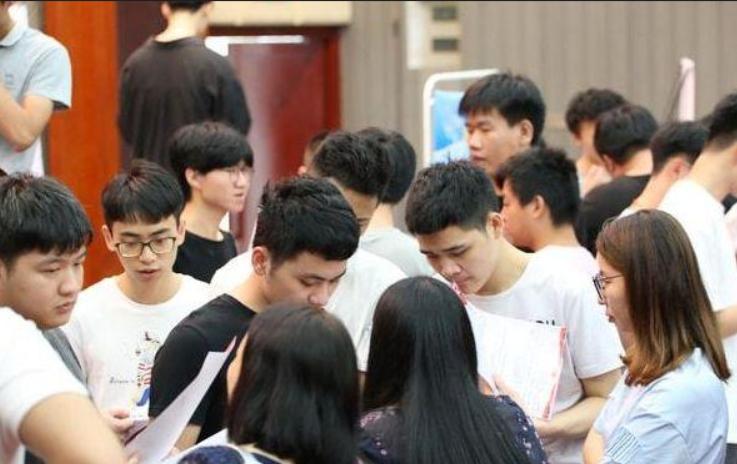铁饭碗春招将开始应届生优势大,应届生参加2022年春招的多吗