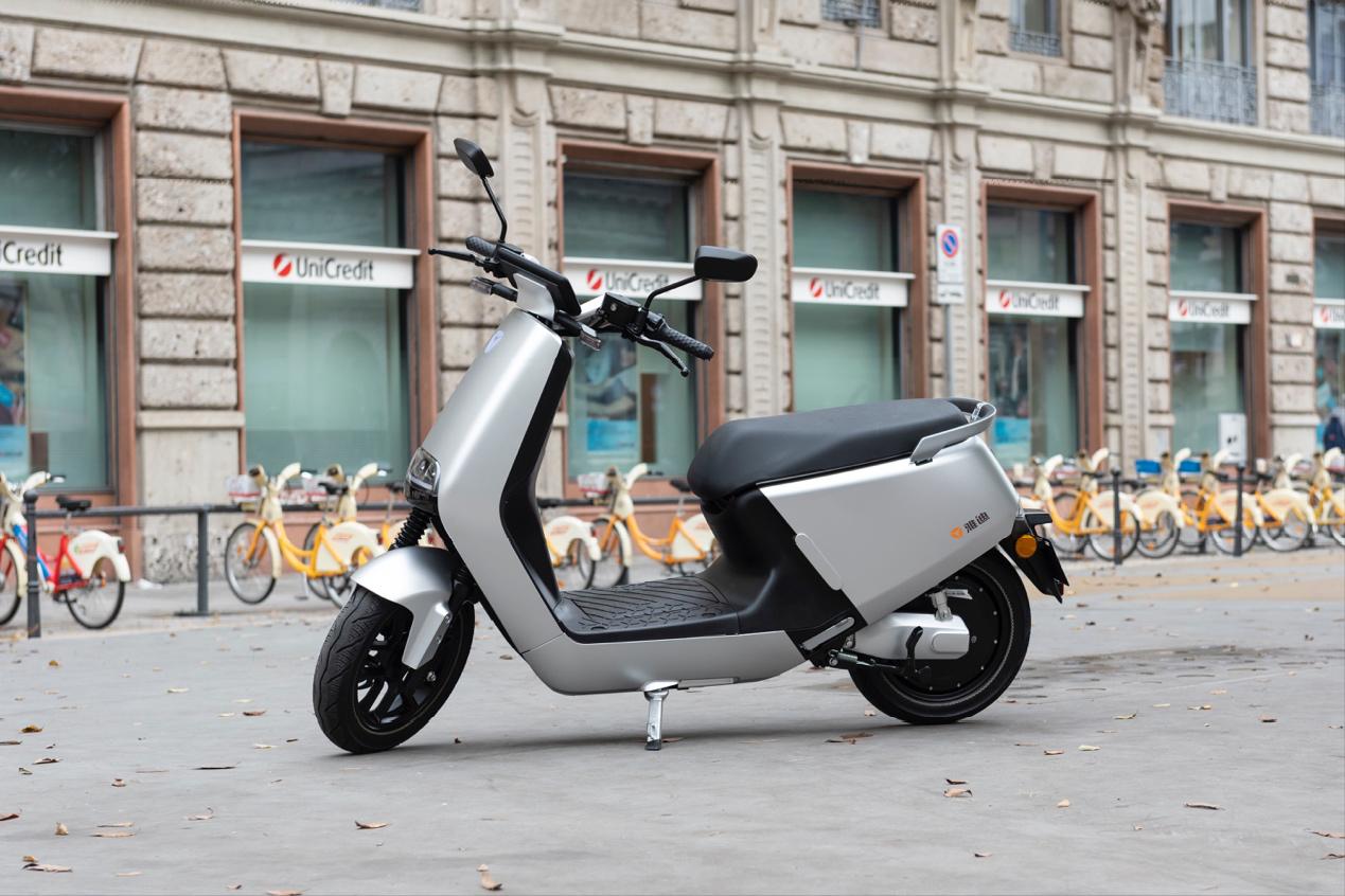 雅迪小刀爱玛哪个品牌好,小刀的动力和雅迪的动力哪个更强