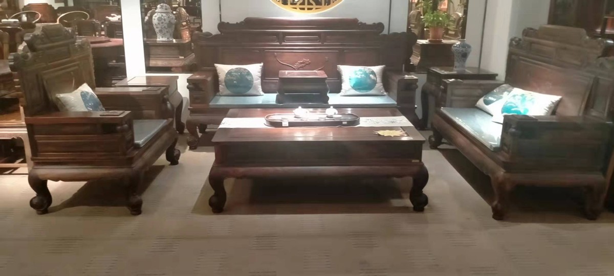 阔叶黄檀财源滚滚十一件套沙发,29800的阔叶黄檀沙发款式新奇