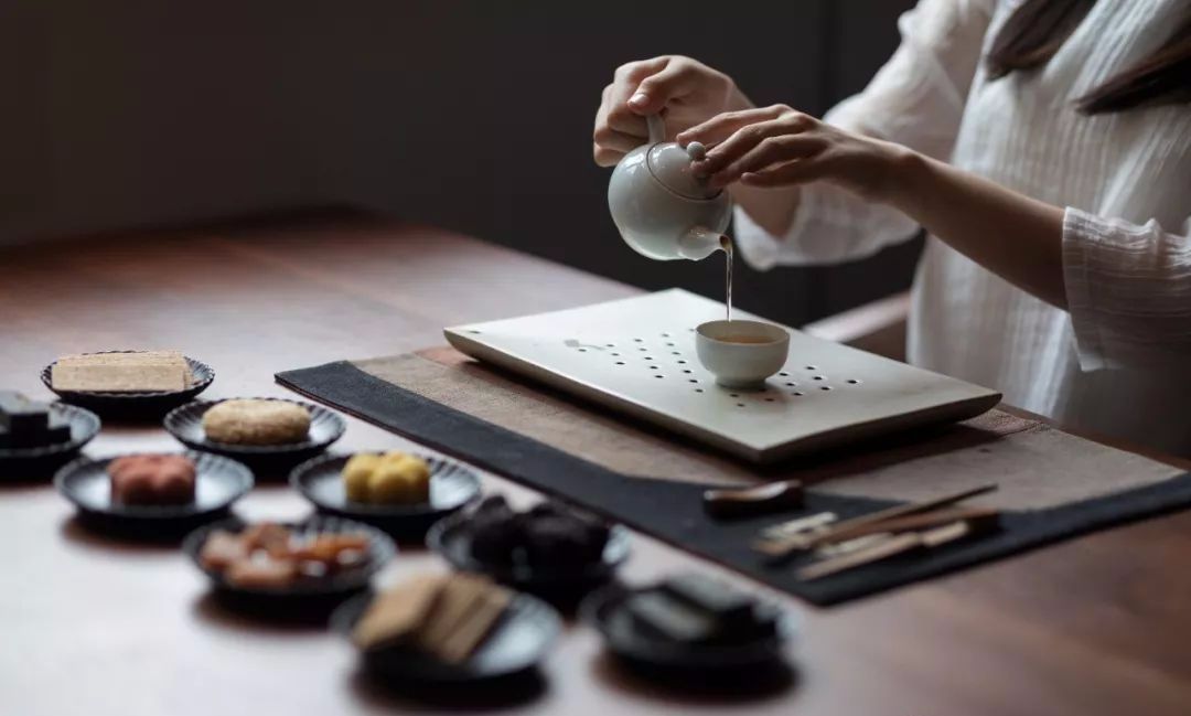 广东天气降温约出来喝一杯奶茶,降温广东凉茶