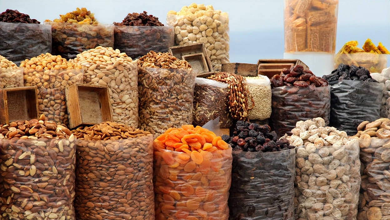 家里突然有小飞蛾还找不到来源,家里发现可疑的物品