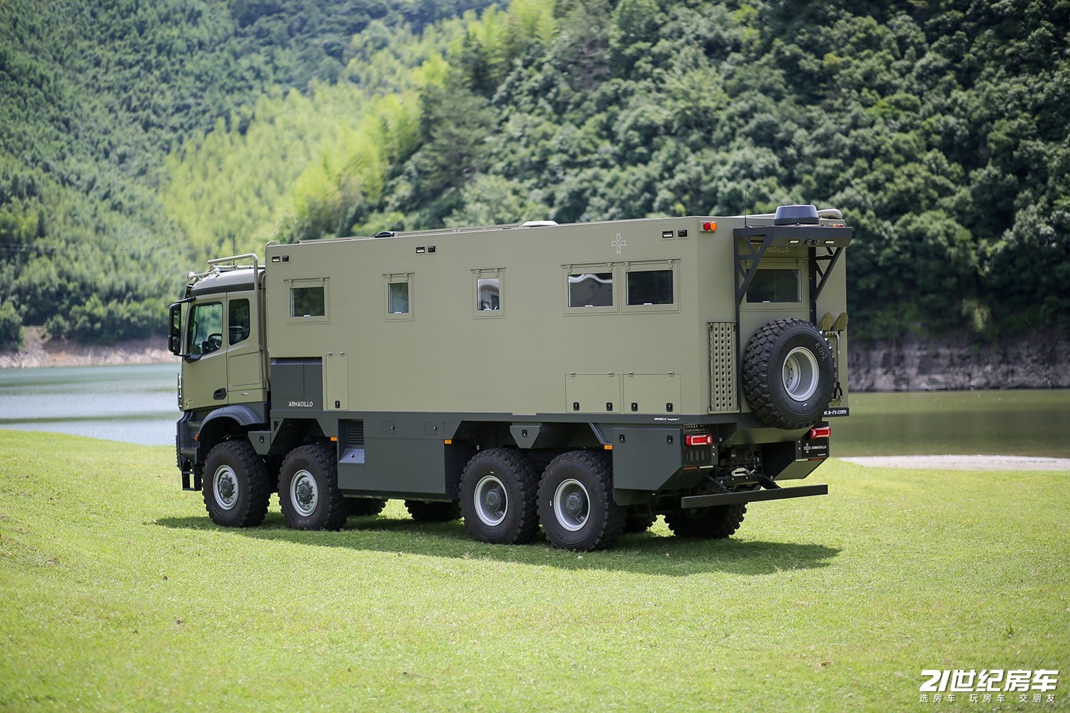 奔驰四驱c型顶级豪华房车,奔驰arocs升顶越野房车