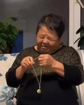 老人免费领鸡蛋被骗中奖后续,200余老人领10个免费鸡蛋陷入骗局