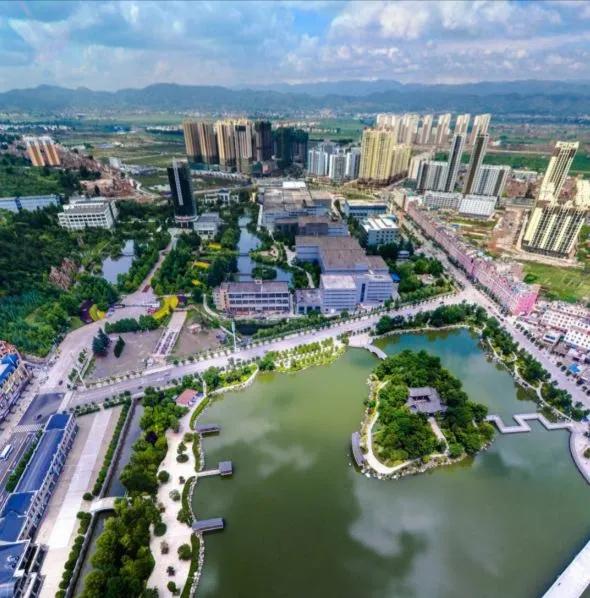 目前云南昭通有多少作家,昭通十大作家