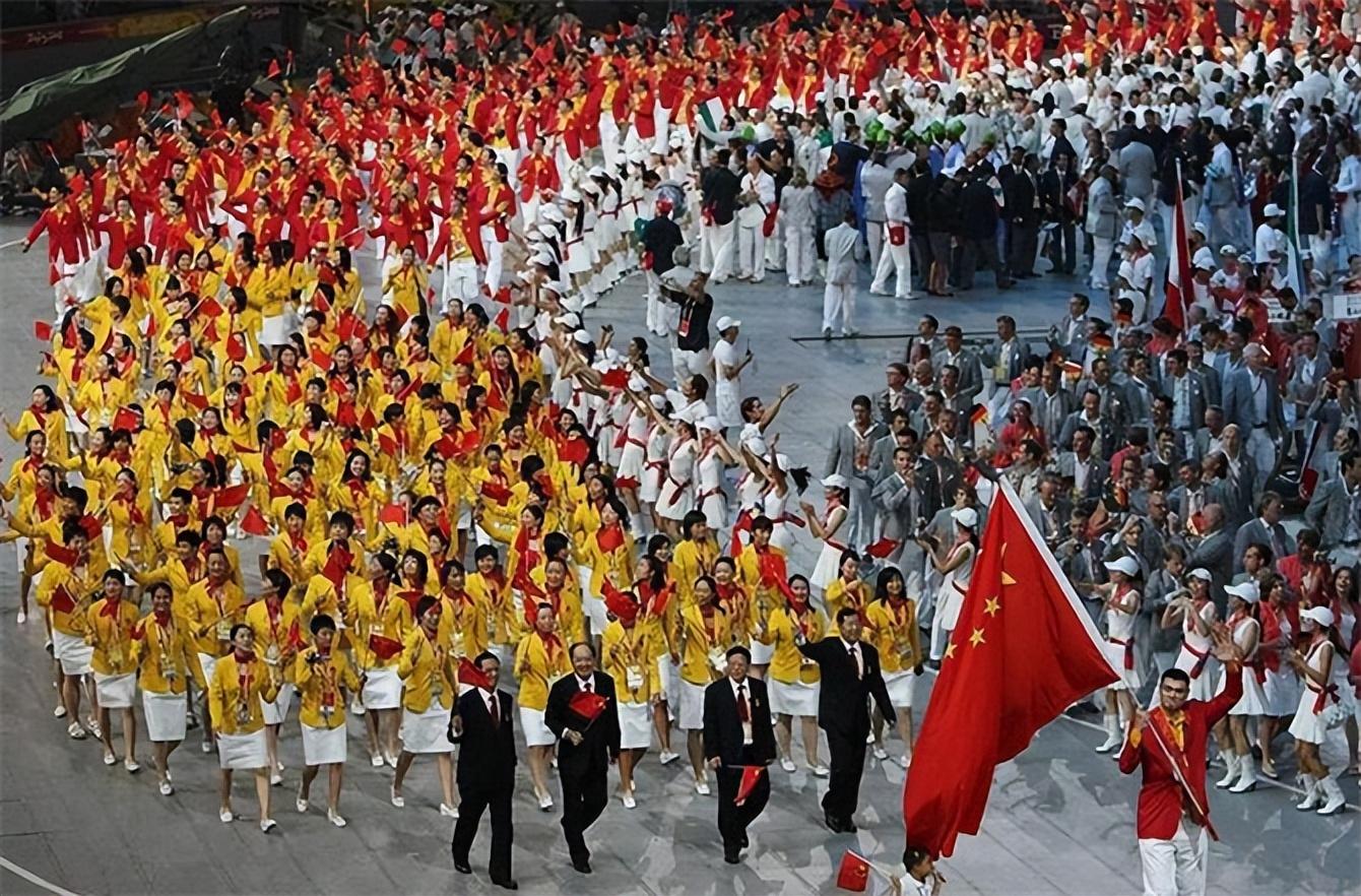 鸟巢耗资,耗资43亿建的鸟巢