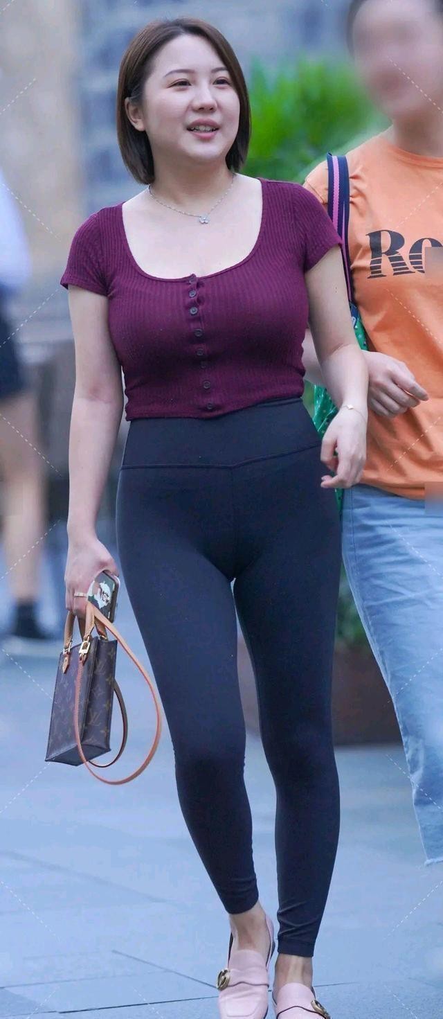 婉约别致的瑜伽裤穿搭洋气,明亮耀眼的瑜伽裤穿出优雅高级感