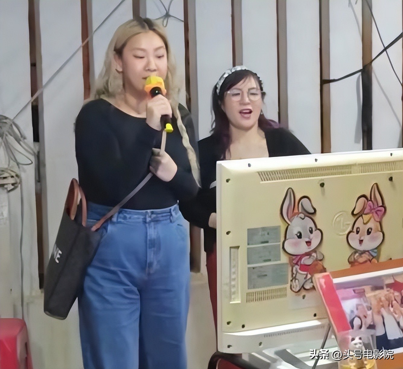 辟谣郑欣宜去世,郑欣宜被曝抑郁症后首次露面