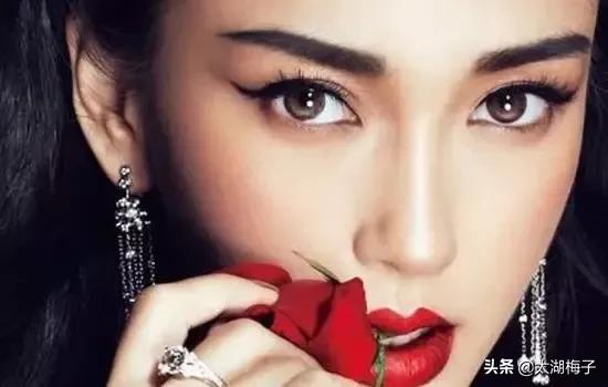 口红钟爱一生,迪奥口红烈焰红唇