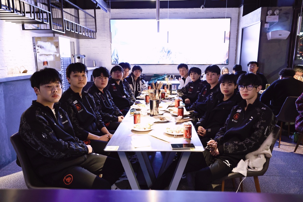 张角为什么一直让笑影上场,张角笑影拼尽全力为ag买复活甲