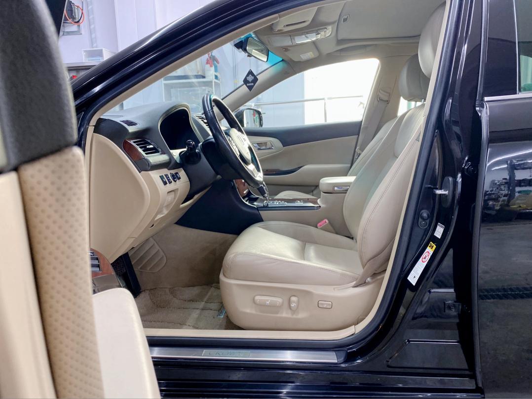 皇冠3.0经典老车翻新复活视频,13代皇冠全车翻新泉州地区