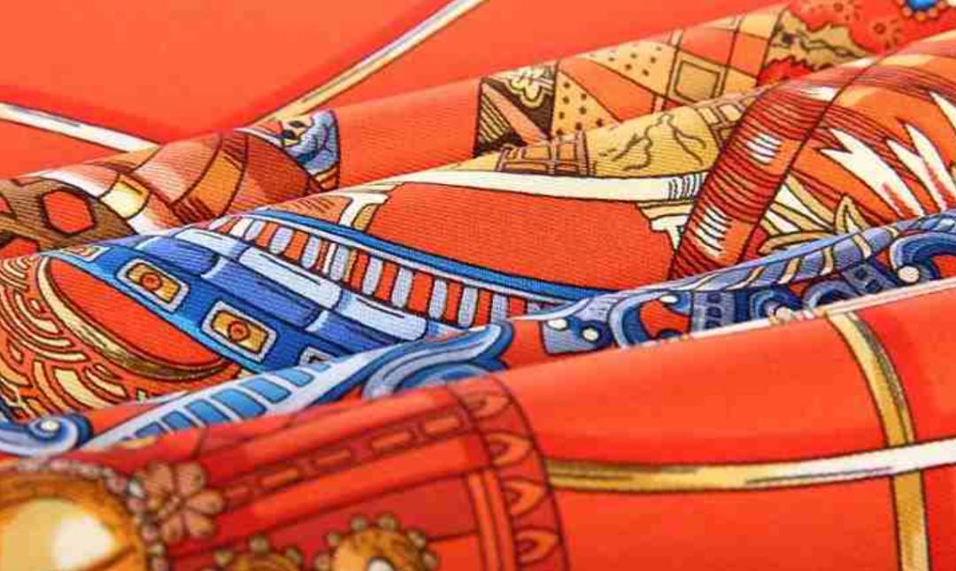 最火的爱马仕丝巾,第一条爱马仕丝巾