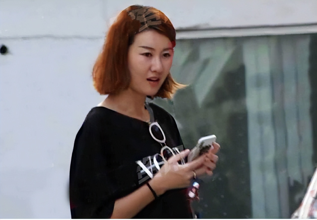 王宝强携儿子近照,王宝强冯清现身机场