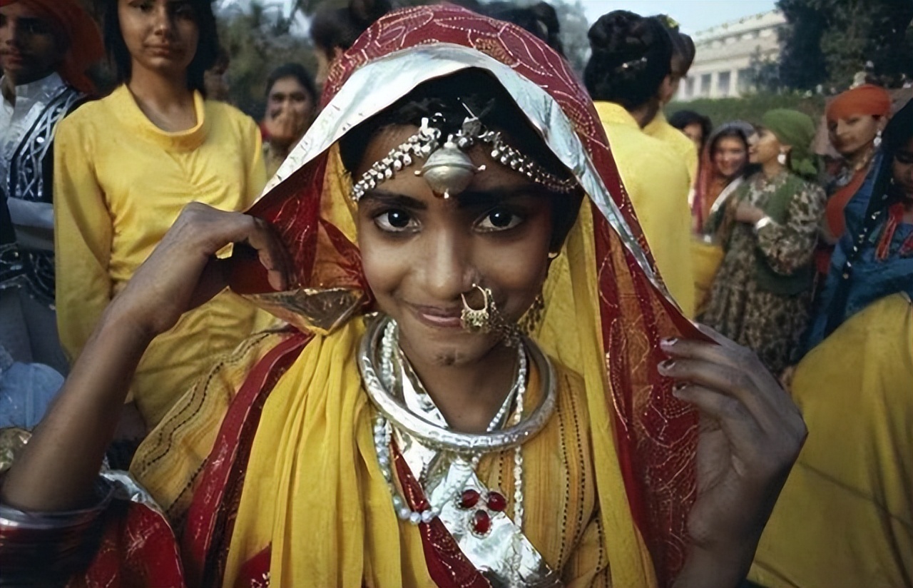 为什么去印度戴面罩,去印度旅游为何要躲着