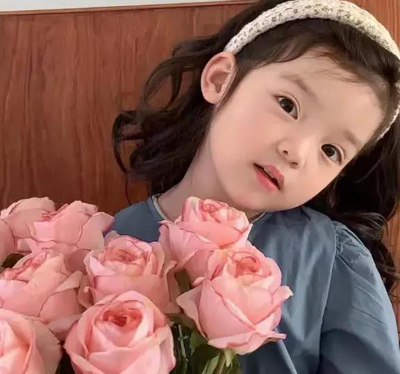 女生不知道和男生聊什么怎么办,女生不知道怎么跟你聊天