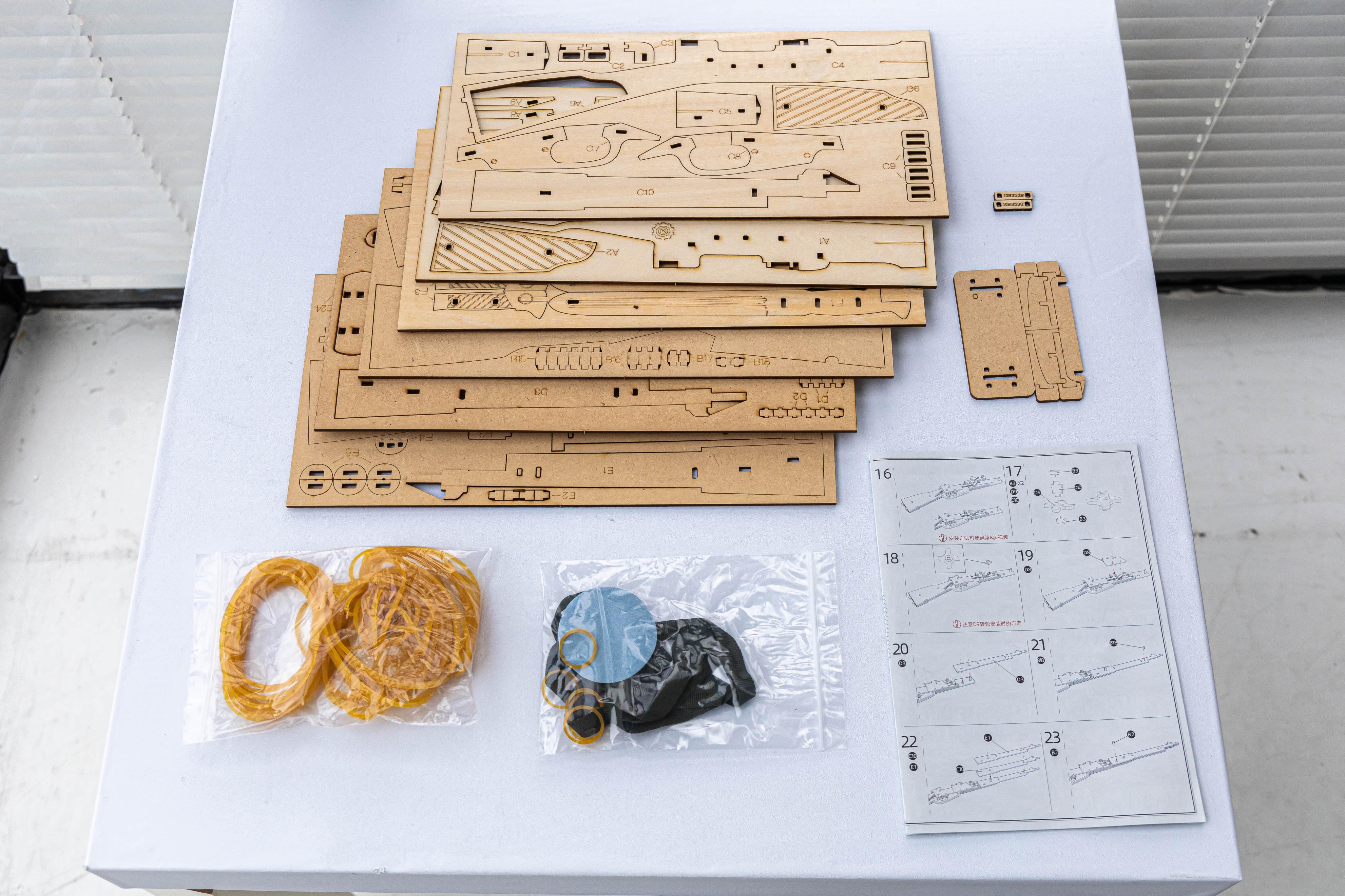 爆款男人玩具致敬港产片，1:1高还原发发命中，化身现代中华枪侠