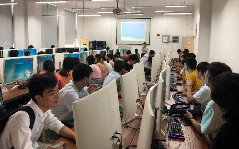 为什么说计算机专业是万金油,计算机专业就业前景及待遇