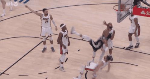 nba消息字母哥受伤,字母哥重摔致下背部挫伤退赛