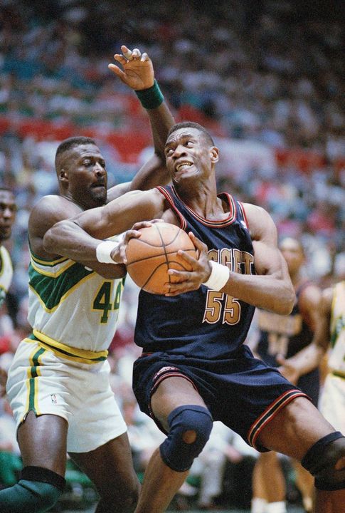 nba历史上最接近0:3翻盘的球队,nba总决赛1比2落后拿冠军的球队