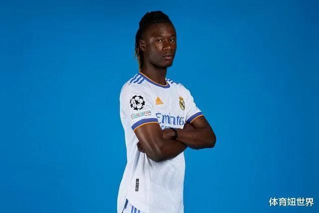 足球大叔小球,足球小将vs足球老将