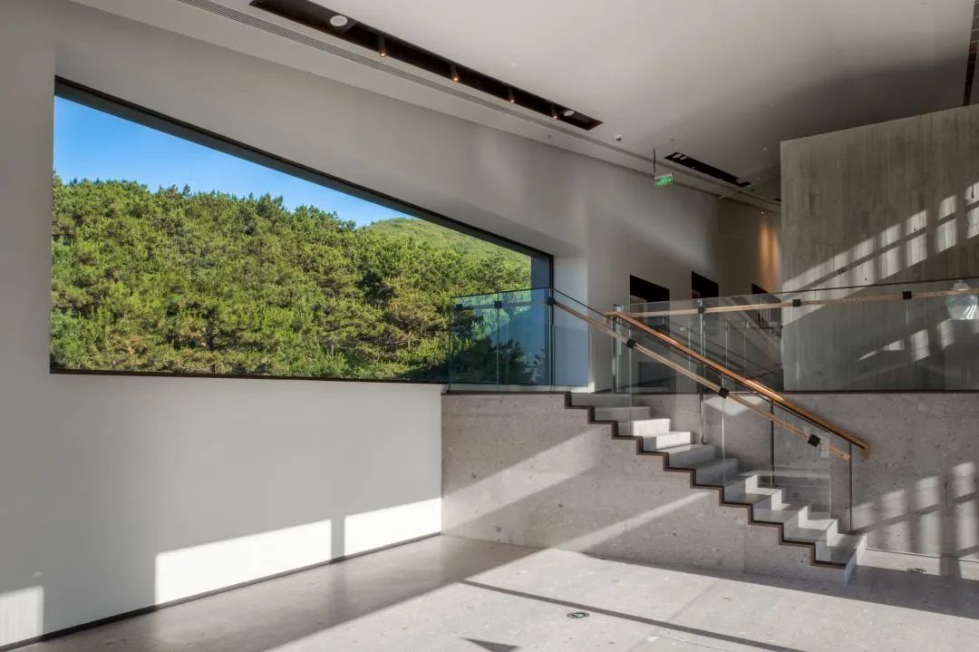 雁柏山庄的夜景,雁柏山庄远景