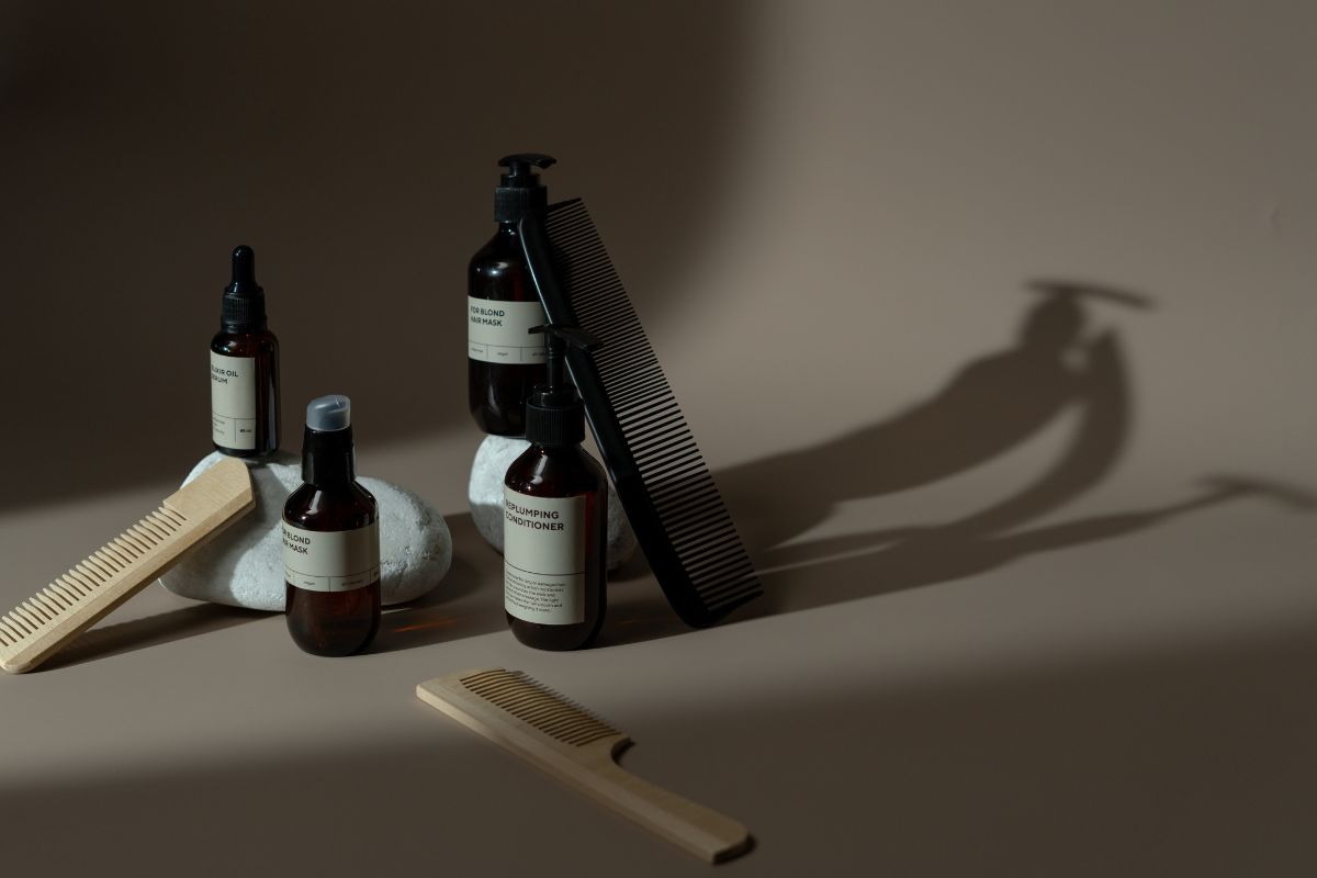 头皮痒头屑多发根油,头皮油痒用什么好