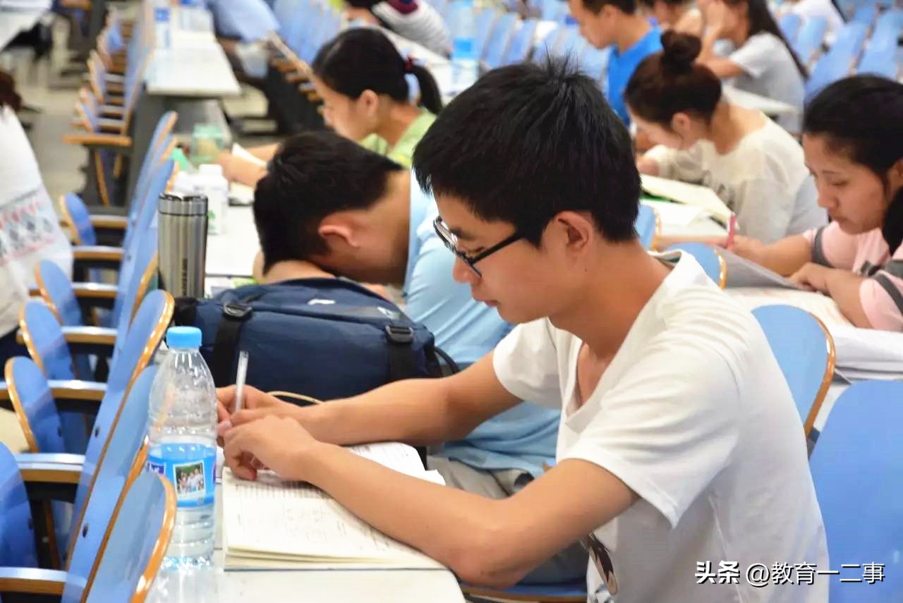 高校鼓励学生早起七点前早餐半价,高校食堂半价早餐鼓励学生早起
