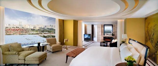 拿到2600万*迁拆**款，他不买房选择住五星级酒店，600一天包月15000